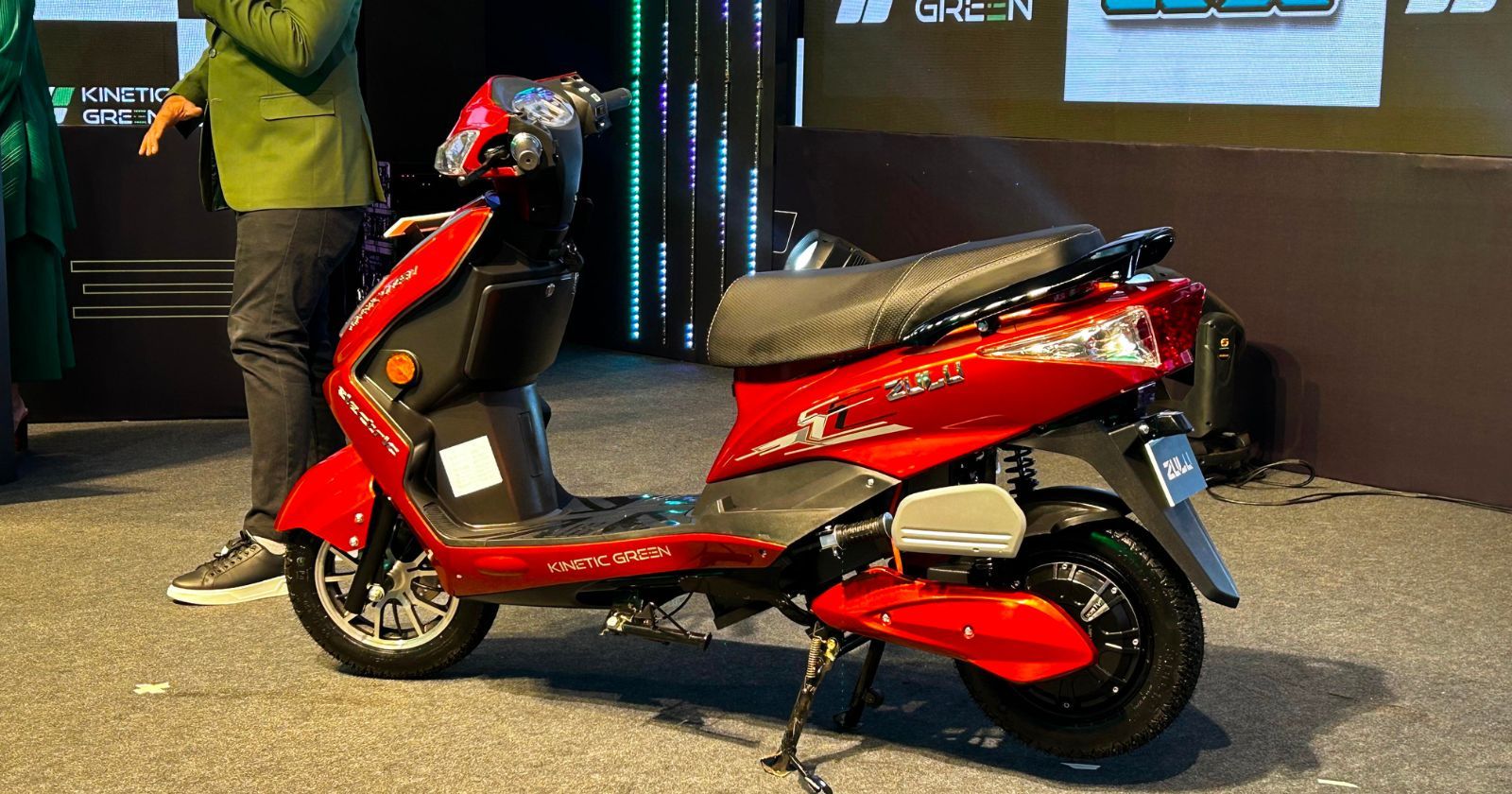 Kinetic Green E Luna : मात्र ₹69,990 में लॉन्च, मिलेगी 110KM की दमदार रेंज